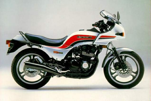 Kawasaki_GPz_550_84_7b71d376-abff-4827-a8e6-b722239a3ac3.jpg