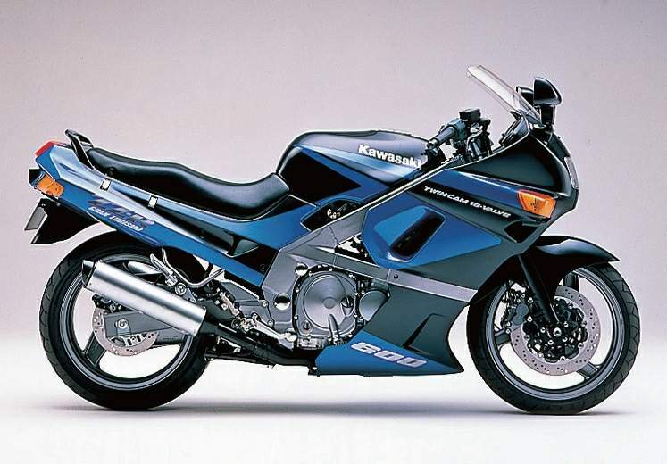 Kawasaki_ZZR600_90_5aab5e97-c0a8-4517-8864-13eee570451a.jpg