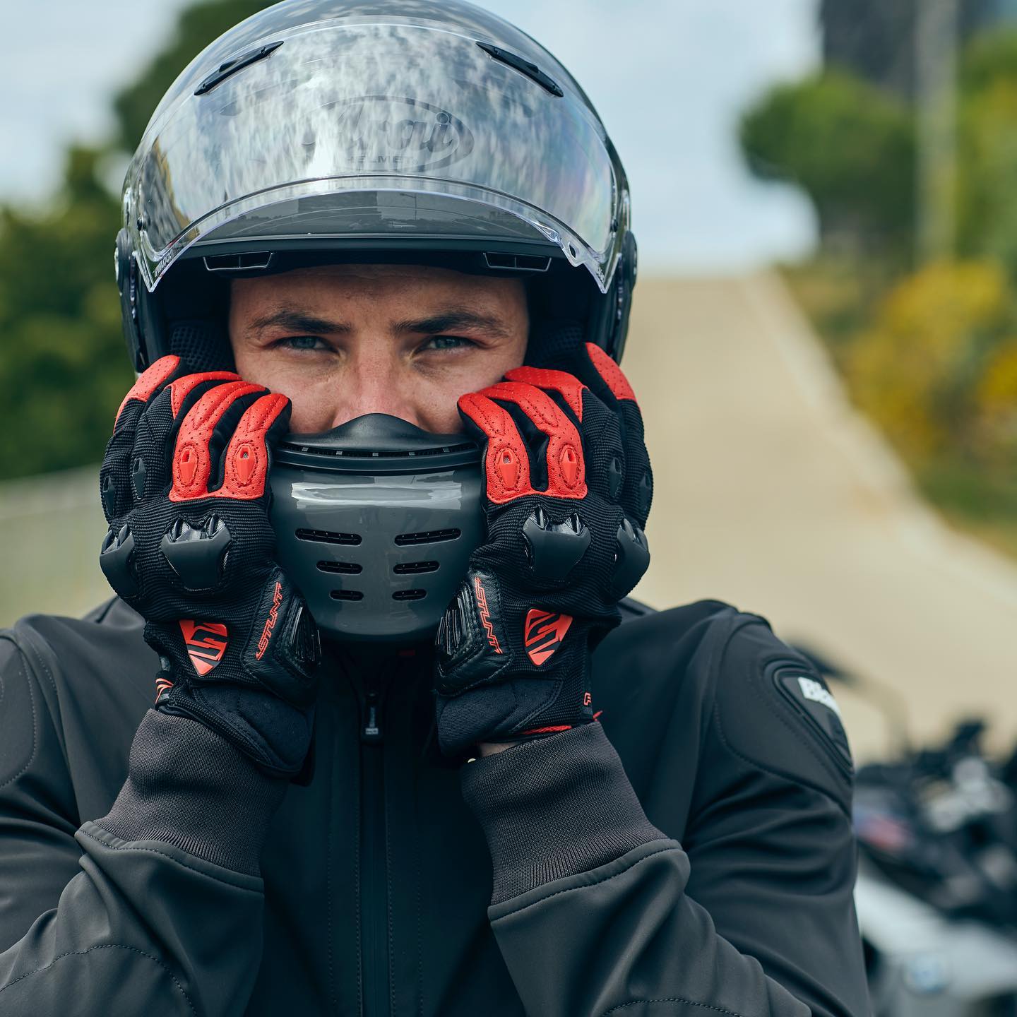 five_gloves.jpg