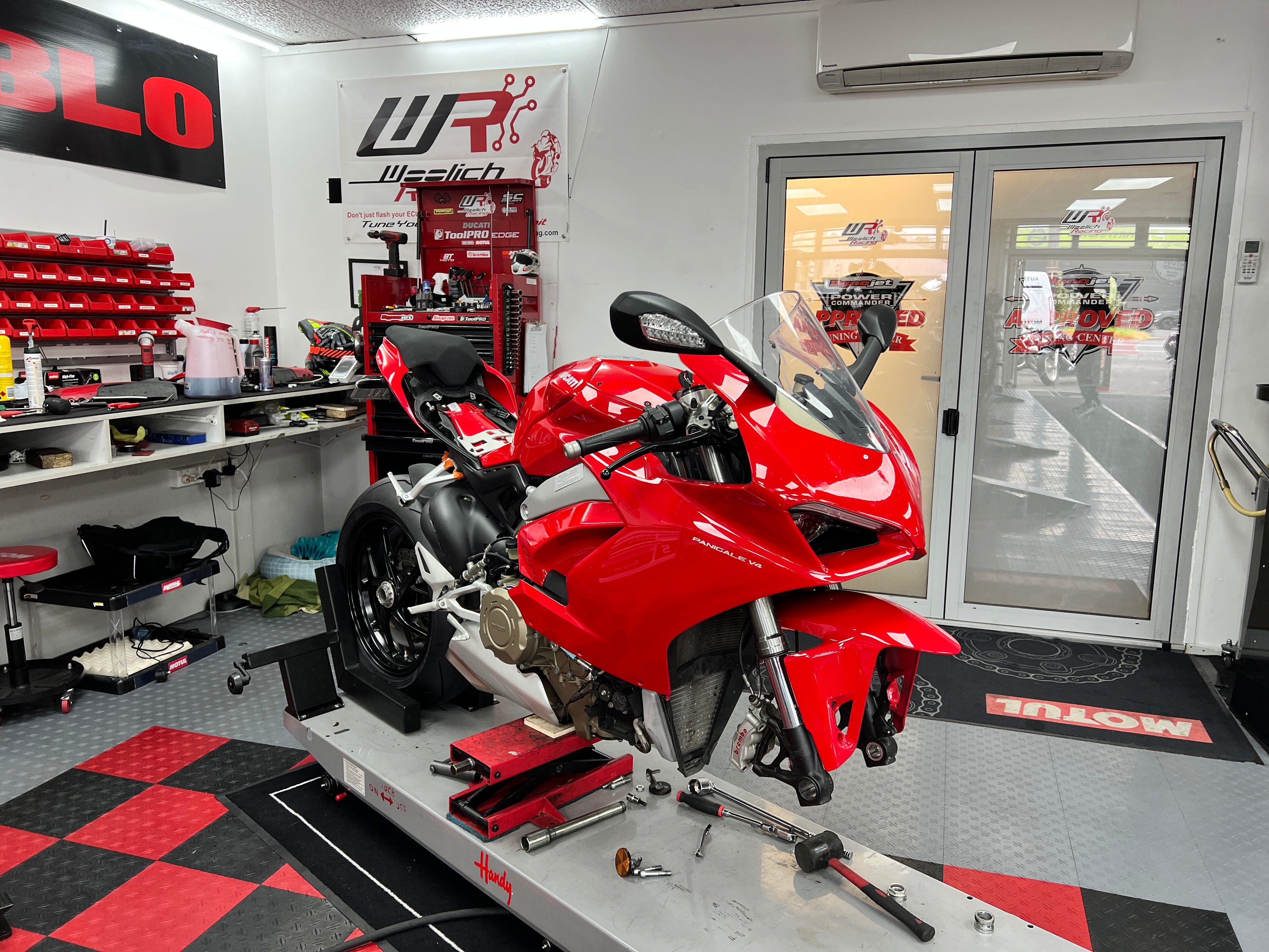 Motorcycle Doctors Auckland motorcycle service accident repair and dyno tuning shop