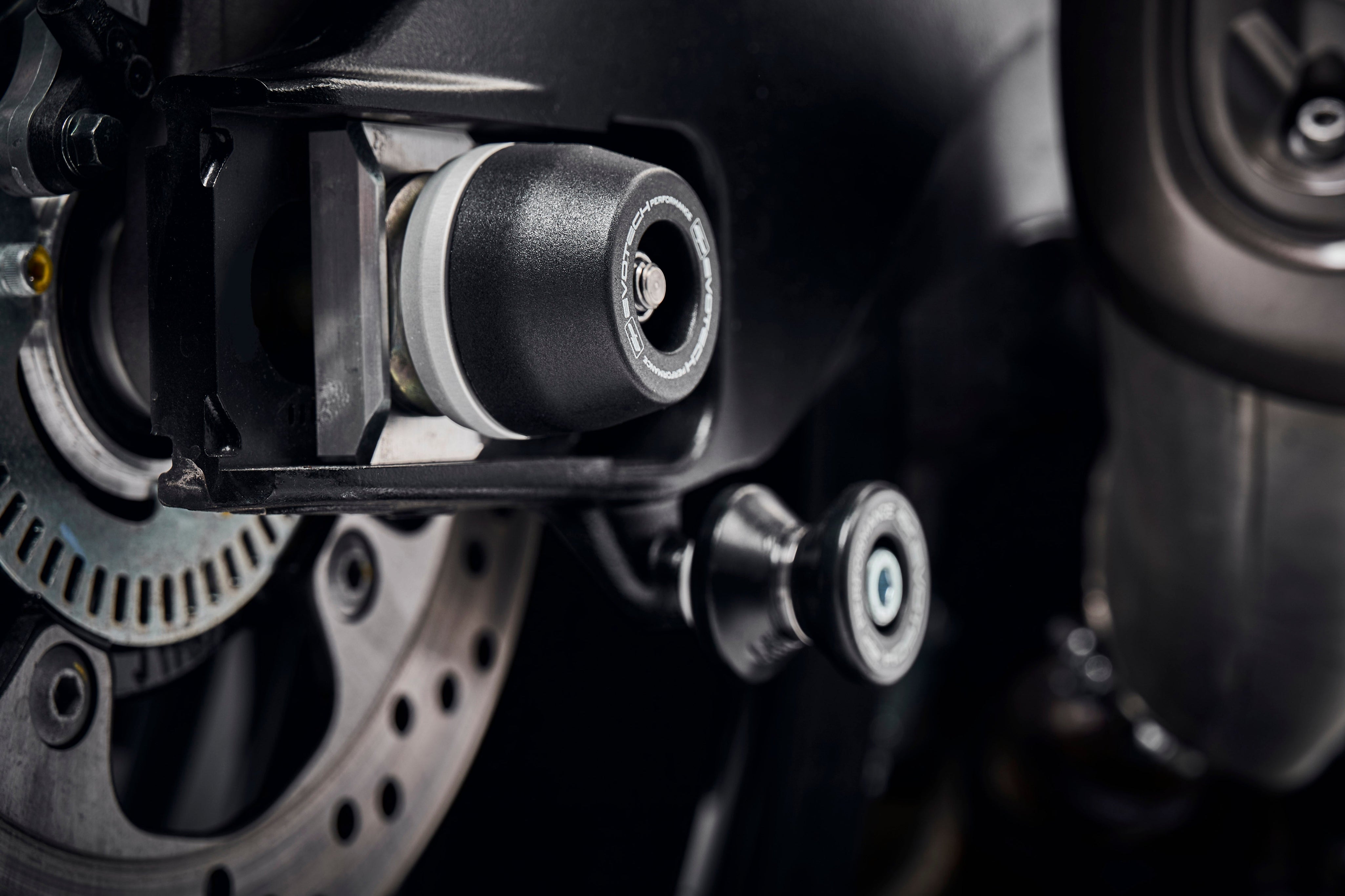 EP Rear Spindle Bobbins - Suzuki GSX-S1000 (2015 - 2021)