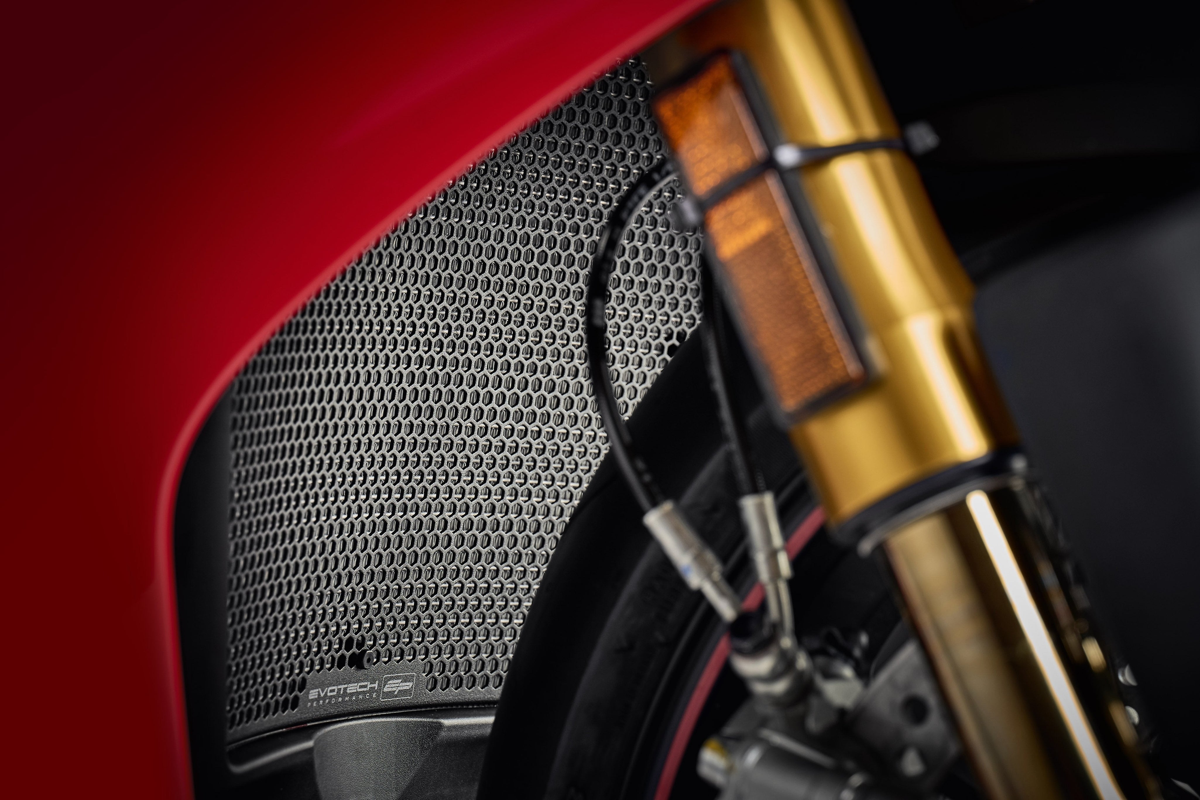 Evotech-Ducati-PanigaleV4S-Radiator-Guard-L1050588_1bdf4b40-fef1-415d-9a0a-94ad65f96bc9.jpg