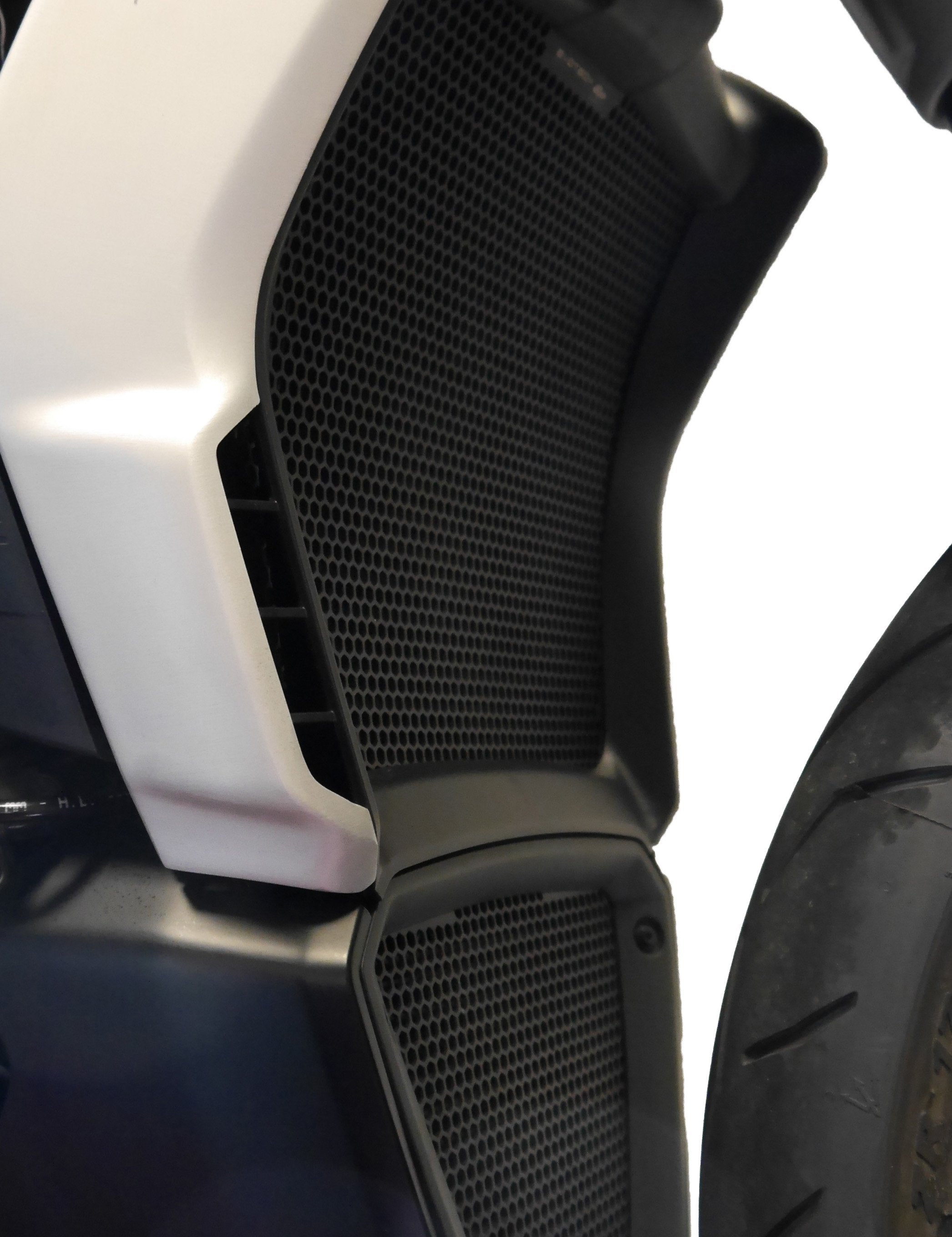 Evotech-Ducati-XDiavel-Radiator-And-Oil-Cooler-Guard-Set-PRN013089-PRN013090-01_3ae043ac-65c1-469c-91fb-70898a48fad6.jpg