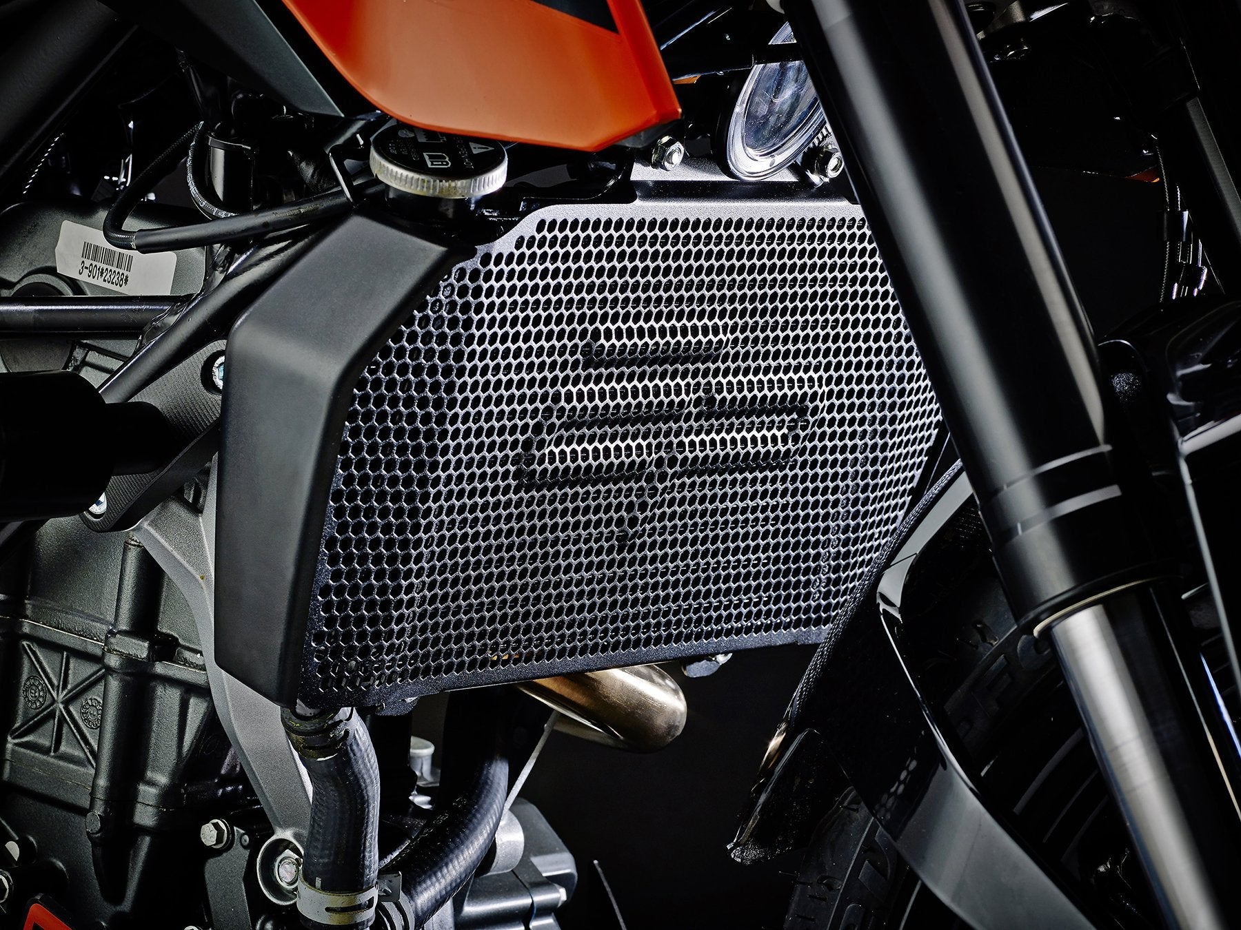 Evotech-KTM-Duke-125-Radiator-Guard-39967_eb5df02b-39d3-4ccb-a2b8-7175dad18836.jpg
