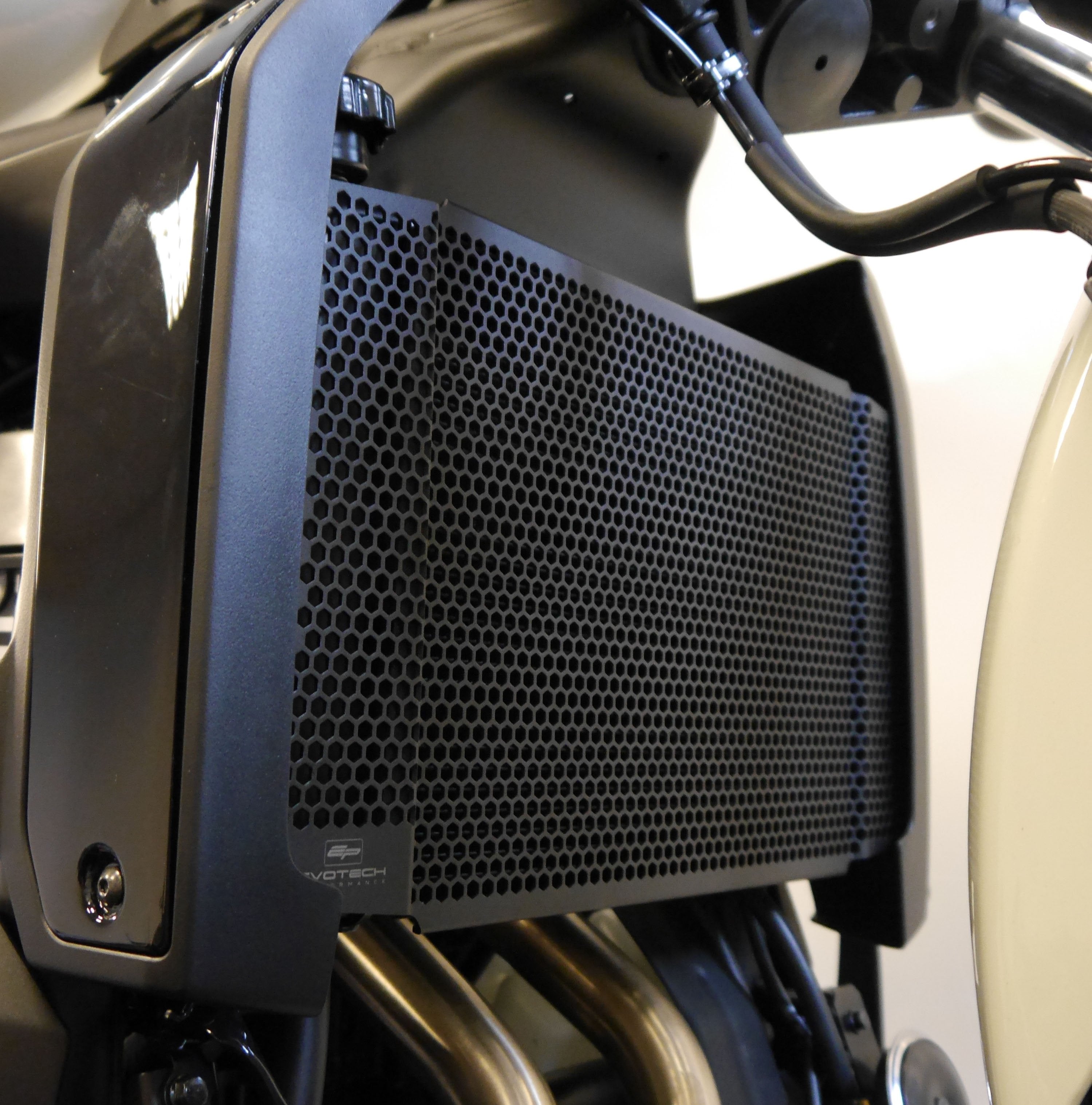 EP Kawasaki Vulcan S Radiator Guard (2015+)