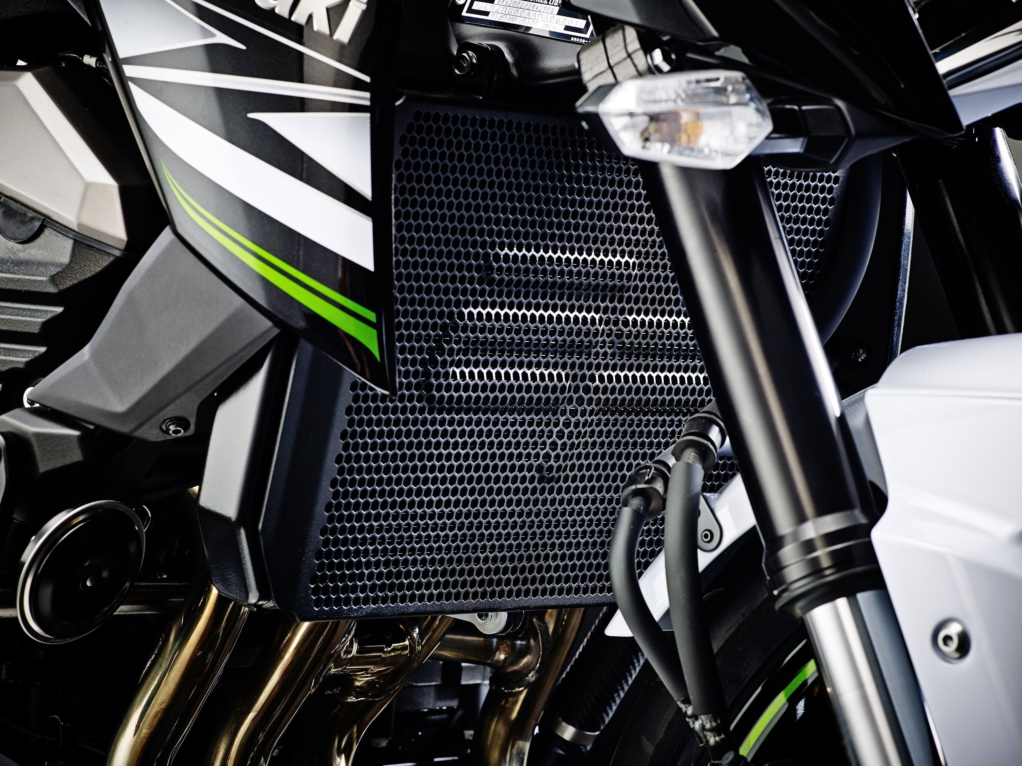 Evotech-Kawasaki-Z800-Radiator-Guard-38653_4fe63c91-4d32-4f13-aa91-b472749d5e79.jpg