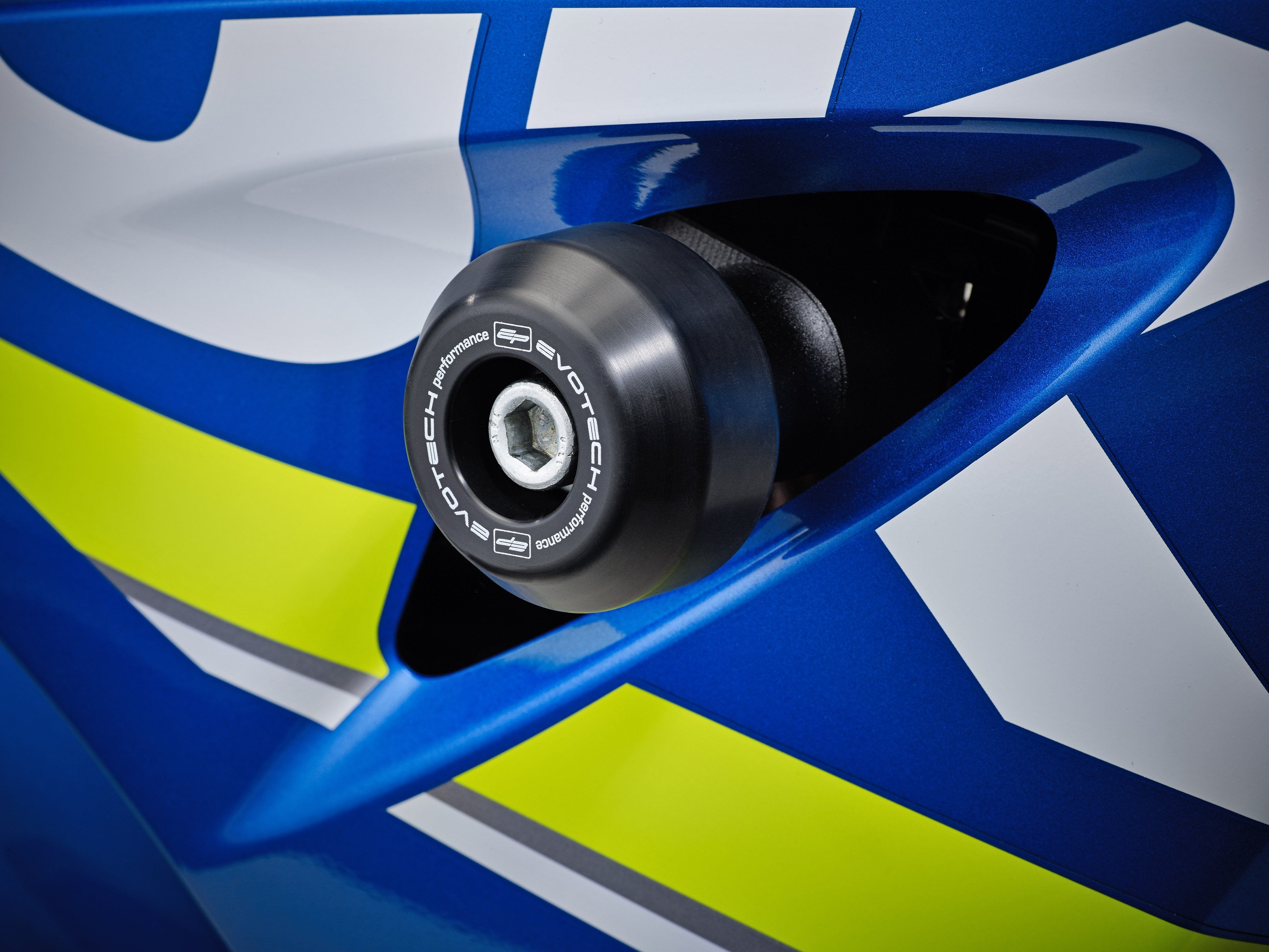 Evotech-Suzuki-GSXR-1000-Crash-Protection-PRN013581-04