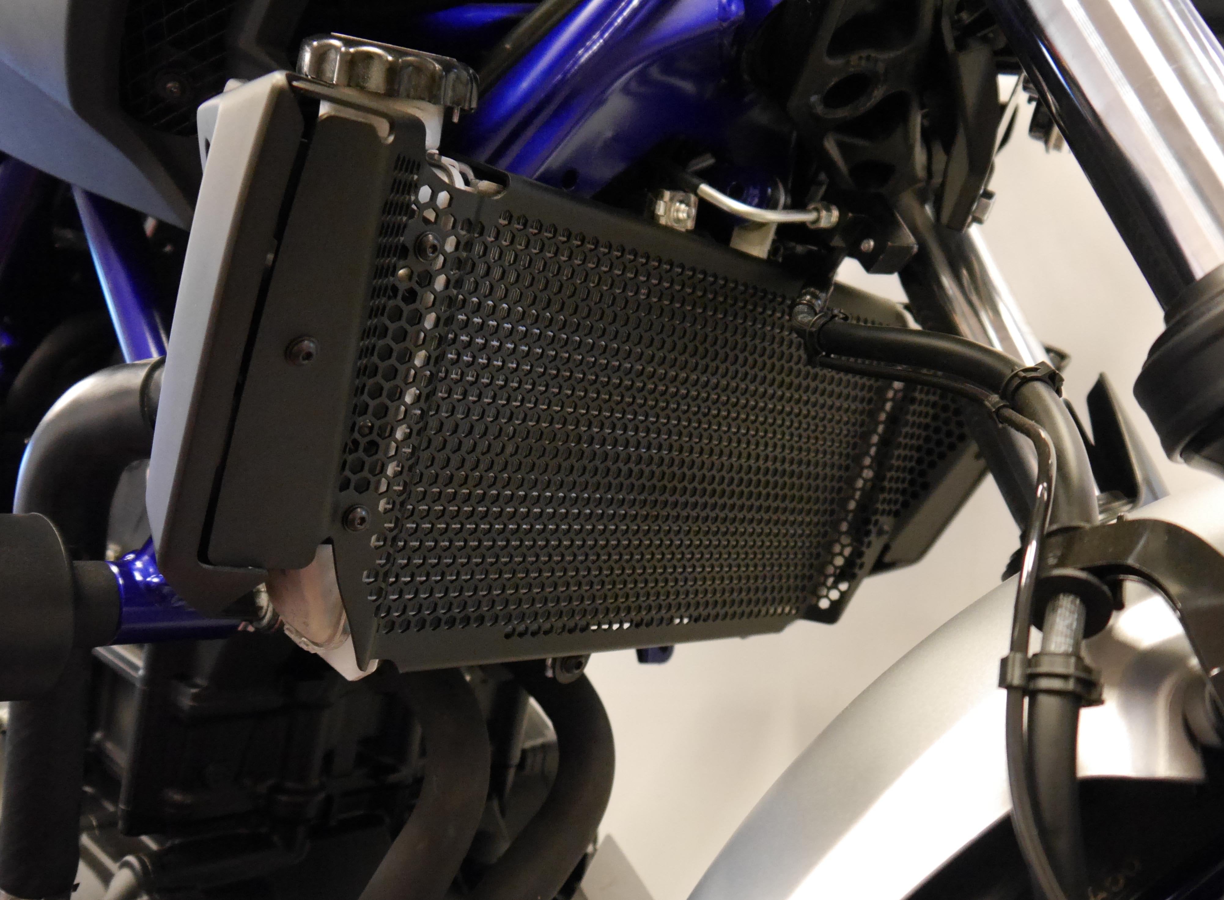 Evotech-Yamaha-MT-03-Radiator-Guard-PRN013065-01.jpg